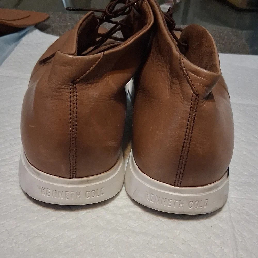Kenneth Cole Mens Tan Chukka Boots Soft Leather